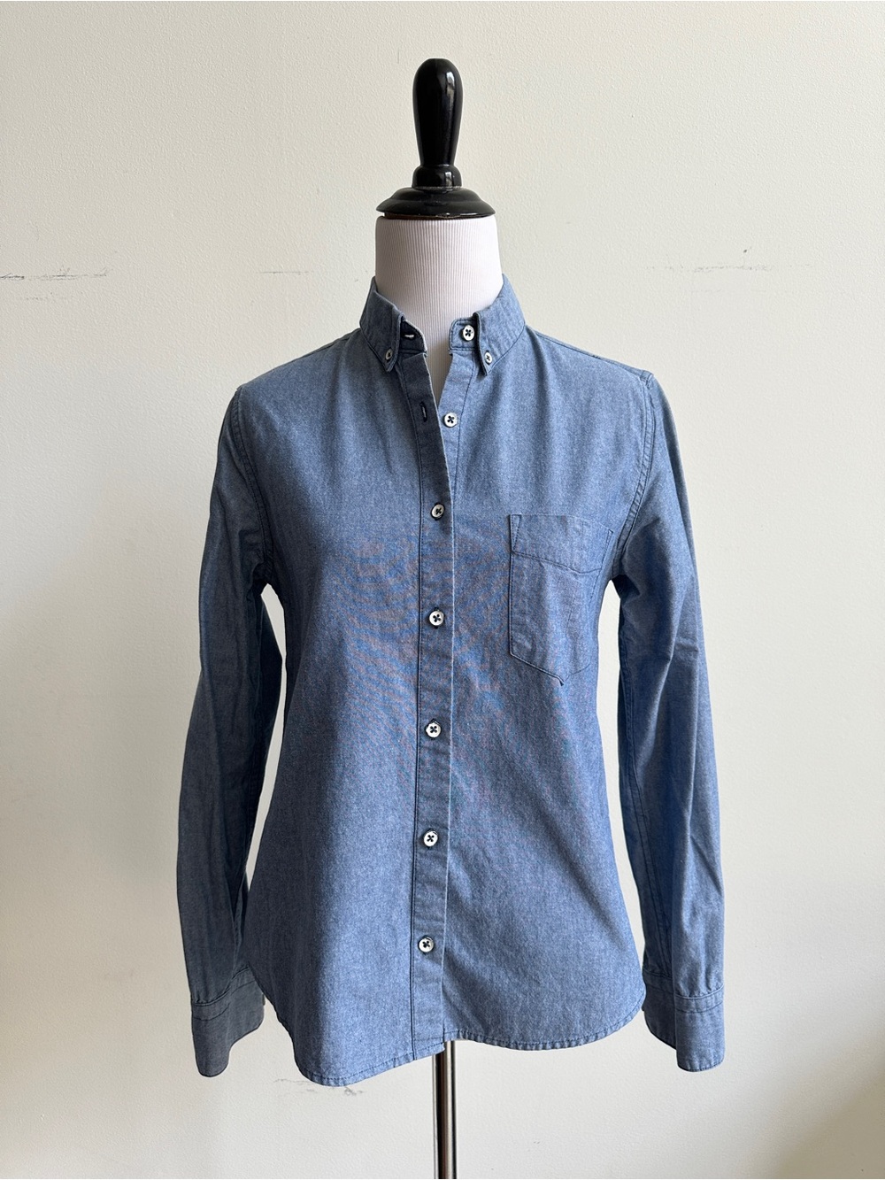 rag & bone Classic Chambray Button-Down Shirt in Blue XS